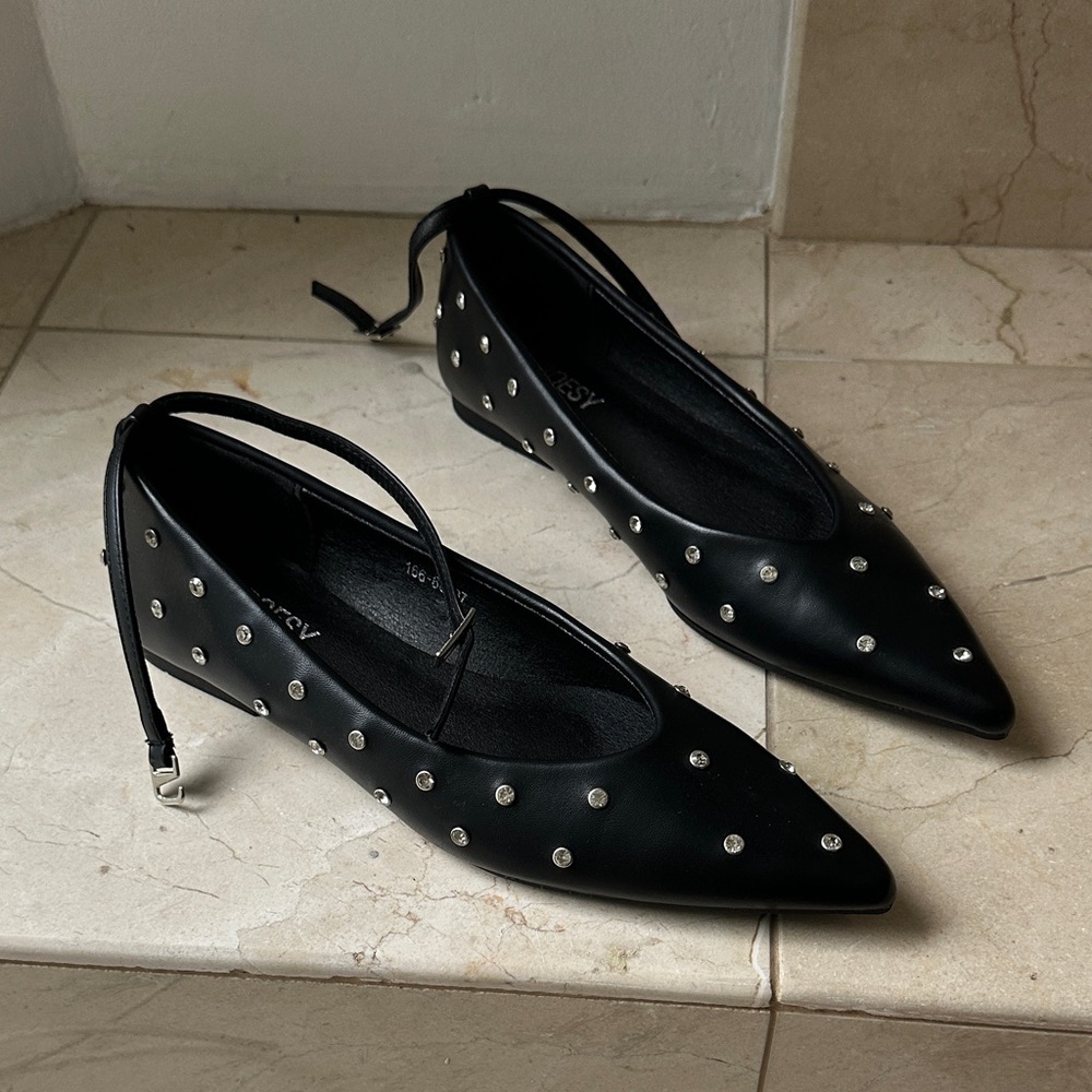 Studded Black pointed toe Flats